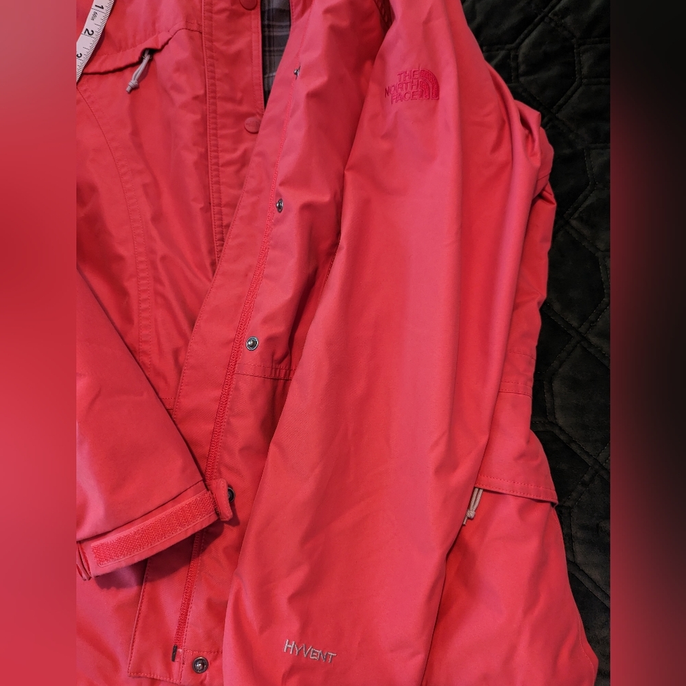 The North Face HyVent Women's Jacket - Picture 9 of 13